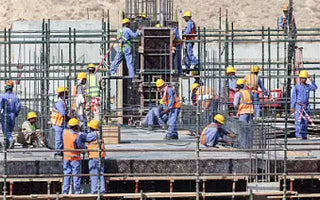 Why Every Construction Site in Canada Must Have Automated External Defibrillators (AEDs)